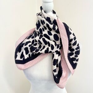 Elegant poetry scarf!